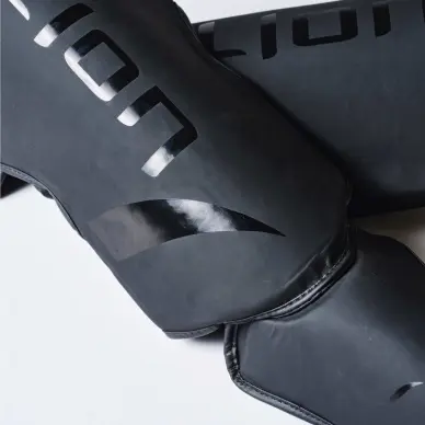 Protège-tibias et pieds Elion Extravagant Noir