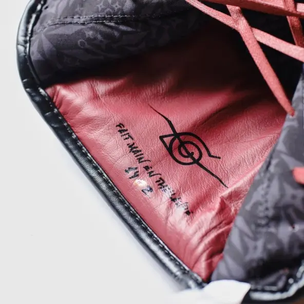 Gants de boxe Naruto Shippuden x Elion Paris Edition Limitée Itachi