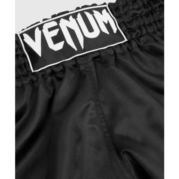 Short de Boxe Thaï Venum Classic Noir/Blanc