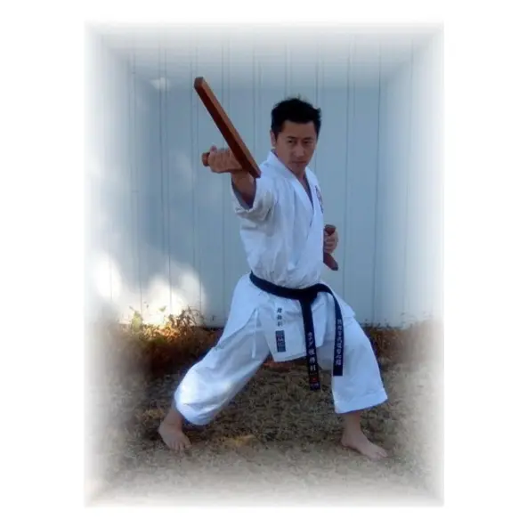 Tonfa Rond Chene Rouge 50cm, Importé d'Asie