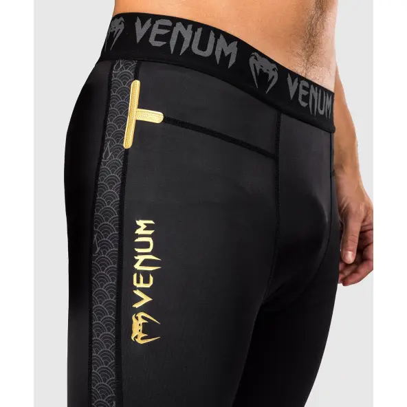 Spats Venum x Assassin's Creed Shadows - Noir/Or